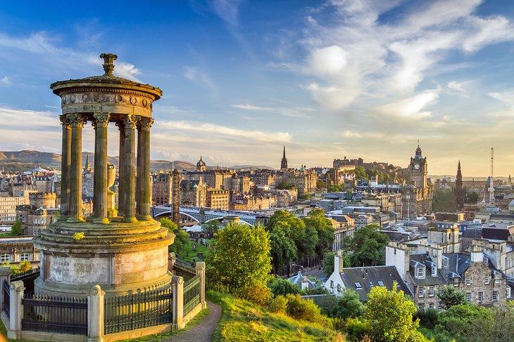 Blick auf Edinburgh von Calton Hill