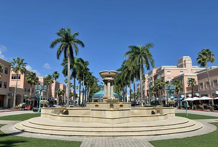 La fontaine centrale de Mizner Park