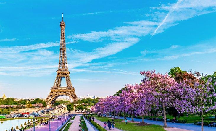 Torre Eiffel en primavera