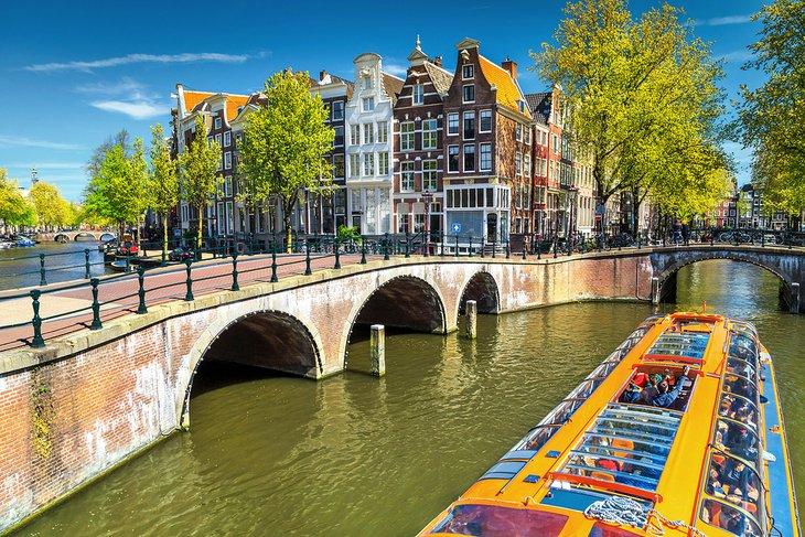 Paseando por los canales de Ámsterdam