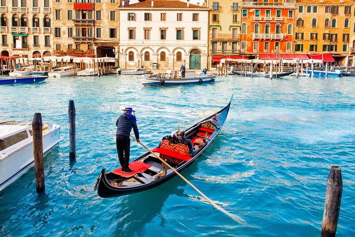 Gondolero en el Gran Canal