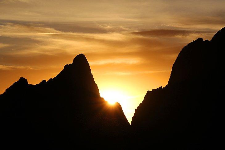 Coucher de soleil sur la fenêtre