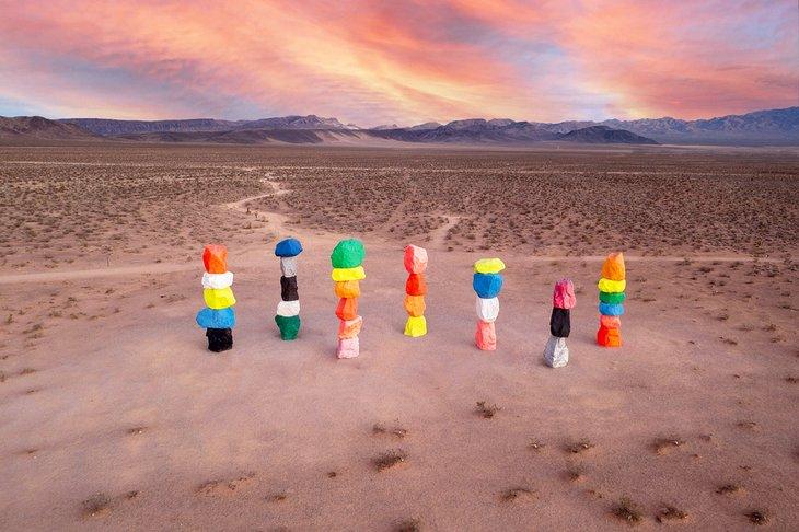Vue aérienne de Seven Magic Mountains