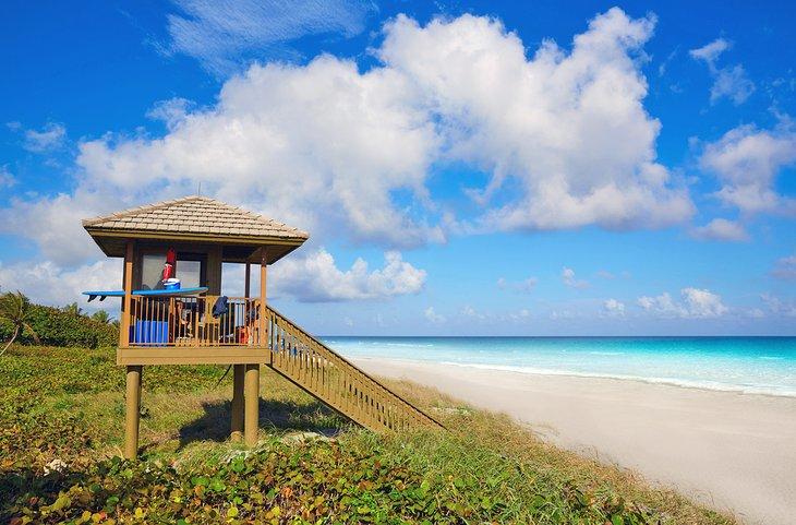 Tour de sauveteur sur la plage de Delray