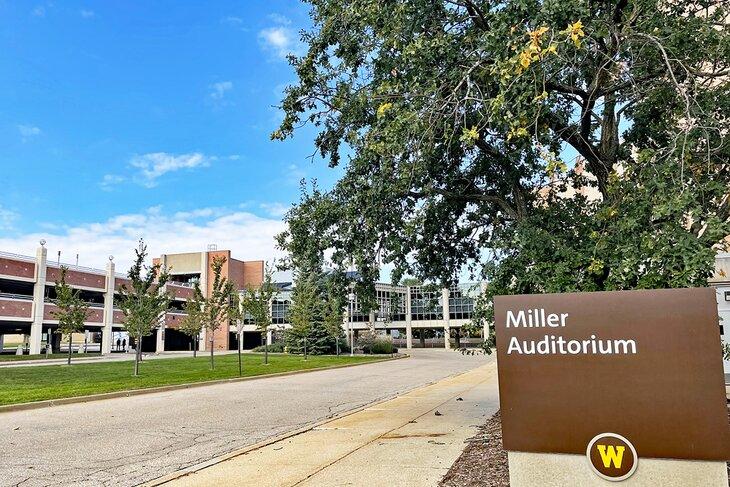 Auditorio James W. Miller
