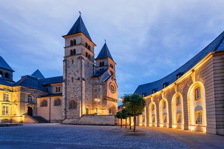 Abadía Benedictina en Echternach por la noche