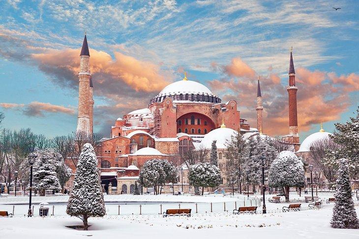 Santa Sofía (Aya Sofya) en invierno