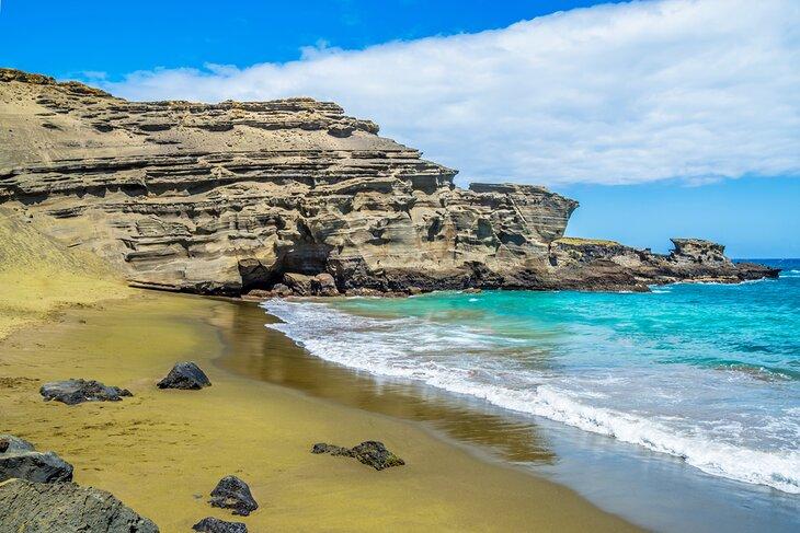 Plage de sable vert Papakolea