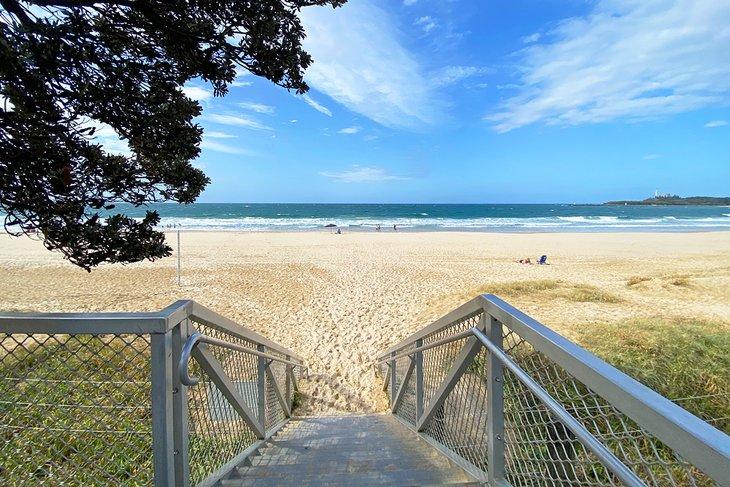 Acceso a la playa detrás de Mooloolaba Beach Holiday Park