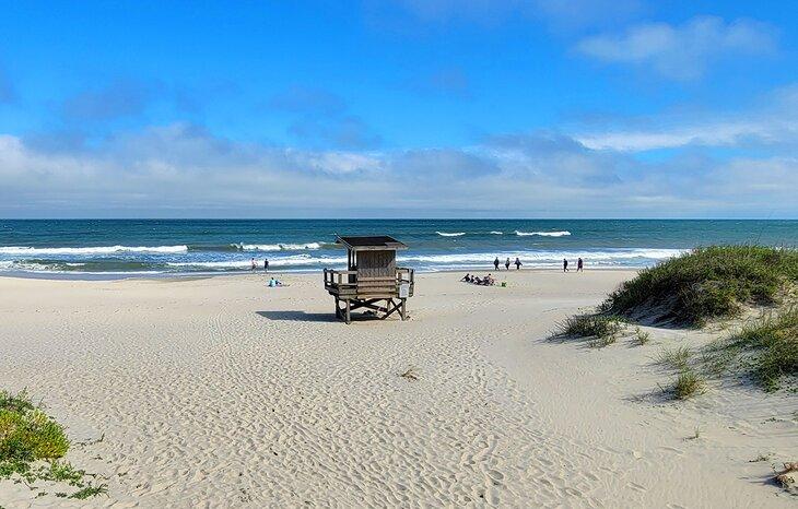 Una torre de salvavidas en la playa de Ocracoke
