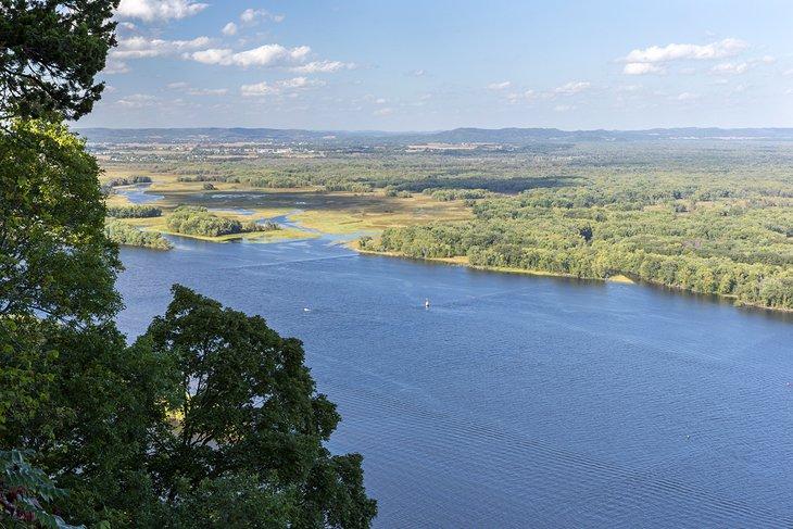 Vista del río Mississippi desde el Parque Estatal Great River Bluffs