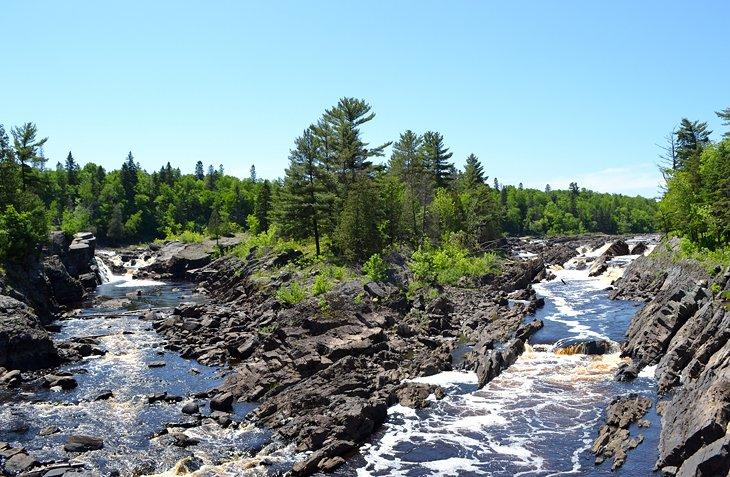 El río St. Louis en el Parque Estatal Jay Cooke