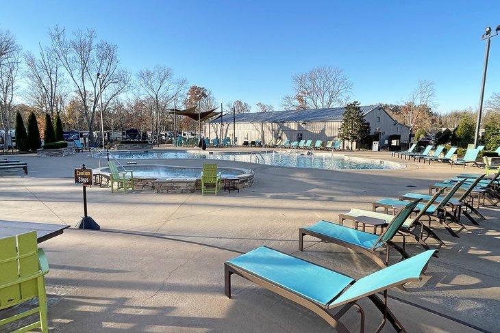 Piscina en el Nashville KOA Resort