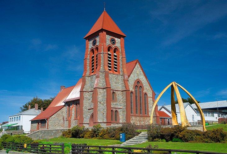 Christuskirche und Walskelettbogen