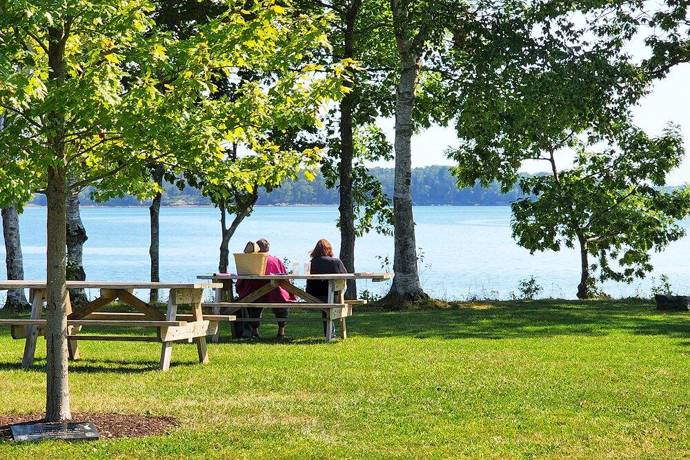 Pique-nique avec vue au parc commémoratif Winslow | Photo Copyright: Lura R Seavey