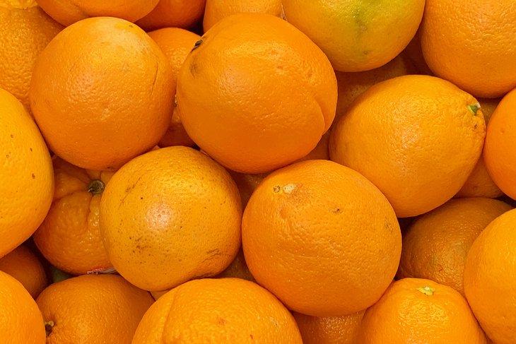 Naranjas a la venta en el Mercado de Agricultores de McAllen