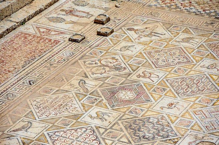 Carrelage en mosaïque de l'Église des SS Côme et Damien
