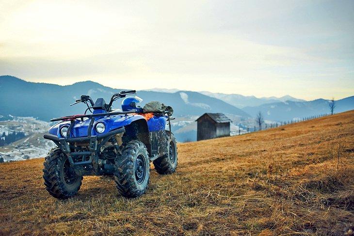 Conducción fuera de carretera con ATV