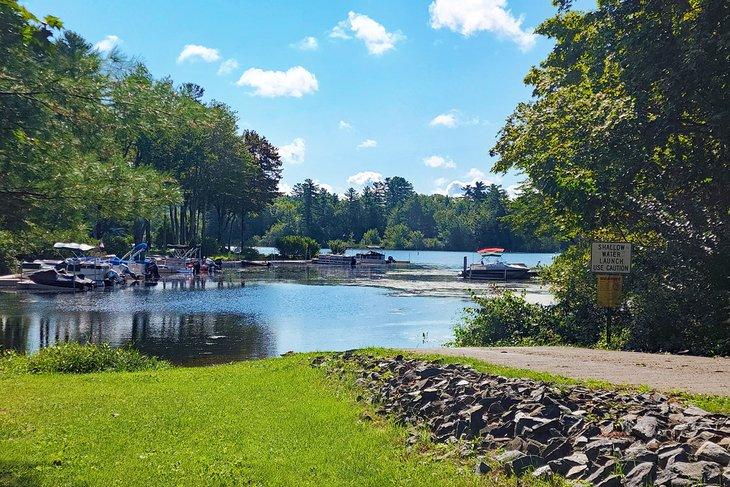 Lancement de bateau au lac Cobbosseecontee