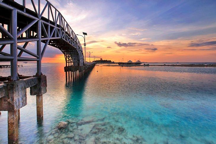 Pont Jembatan Cinta au coucher du soleil