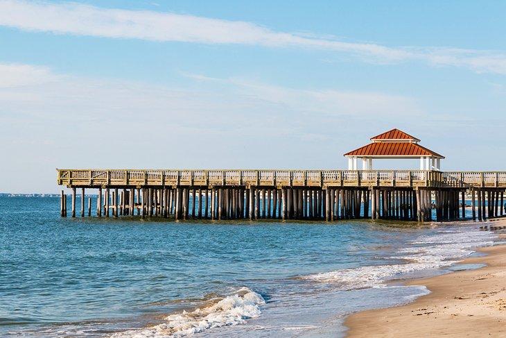 Muelle público en Buckroe Beach
