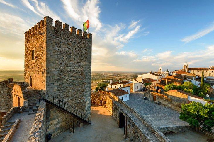 Burg von Monsaraz, Monsaraz