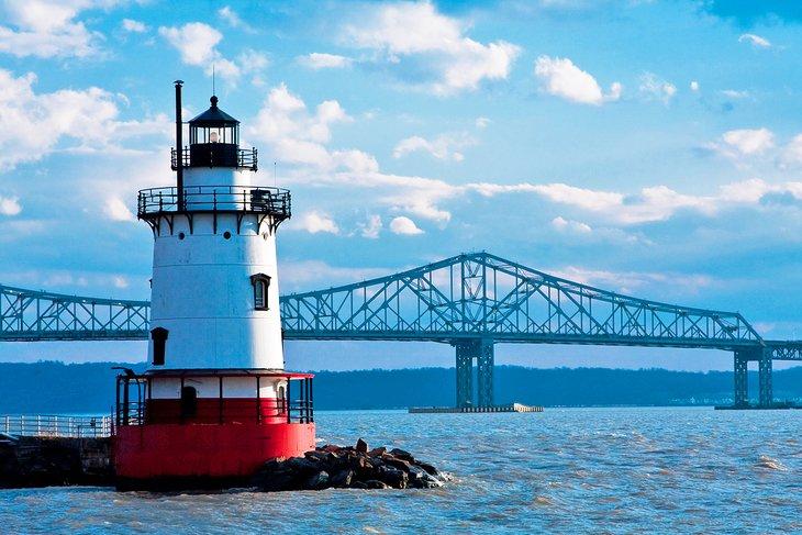 Tarrytown-Leuchtturm und Tappan Zee Bridge