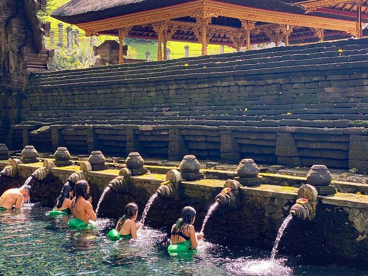Reinigungsritual in Pura Tirta Empul