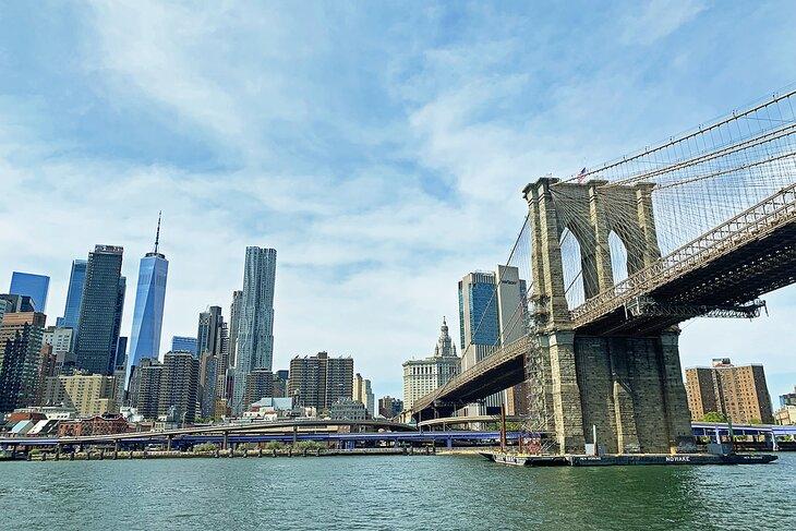 Puente de Brooklyn desde el ferry