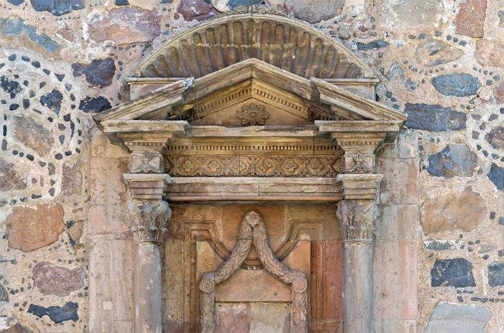 Brunnen an der Außenseite des Instituto Allende