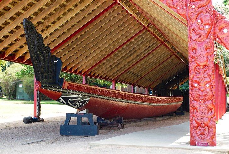 Canoë de guerre maori