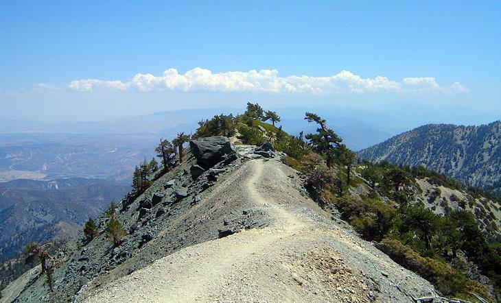 Monumento Nacional de las Montañas de San Gabriel / Bosque Nacional Angeles
