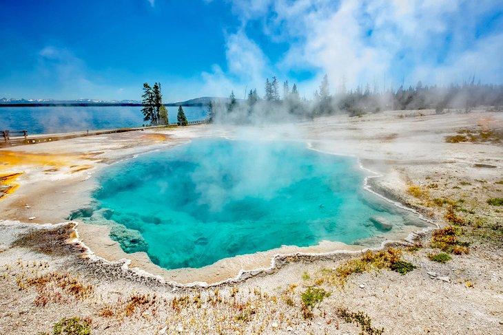 Black Pool, West Thumb Geyser Basin près du camping de Grant Village
