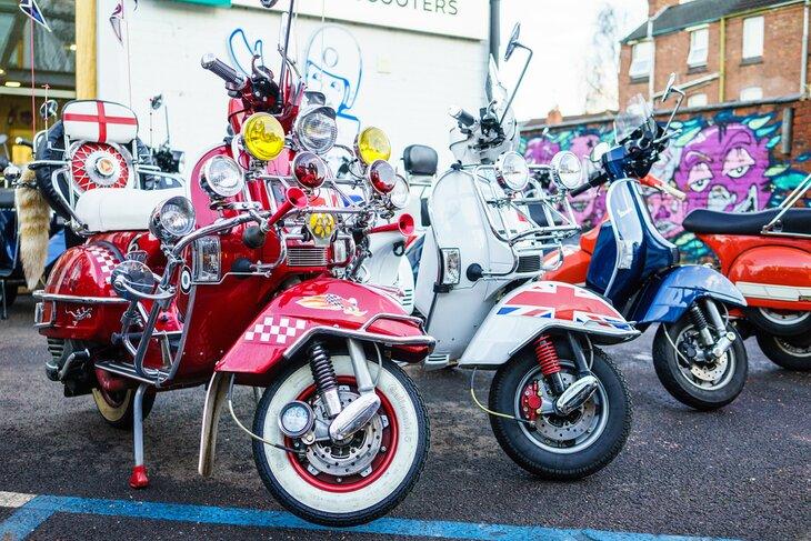 Vespas en FarGo Village