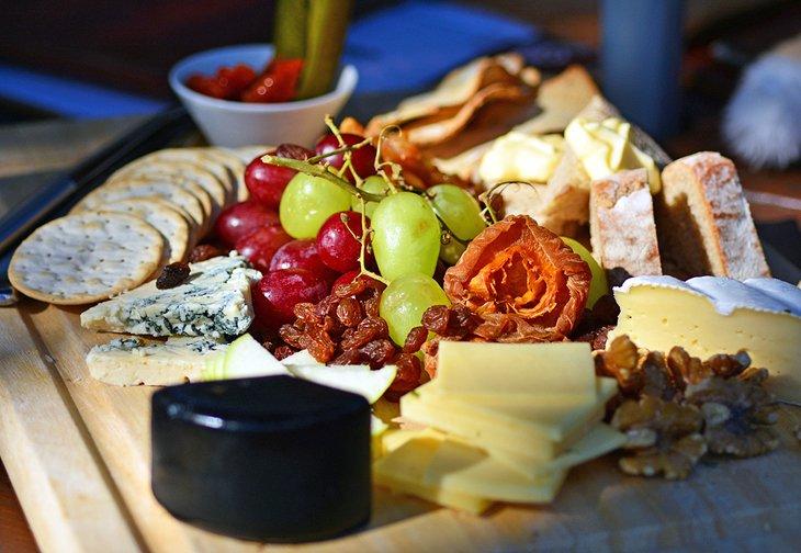 Käse- und Obstteller