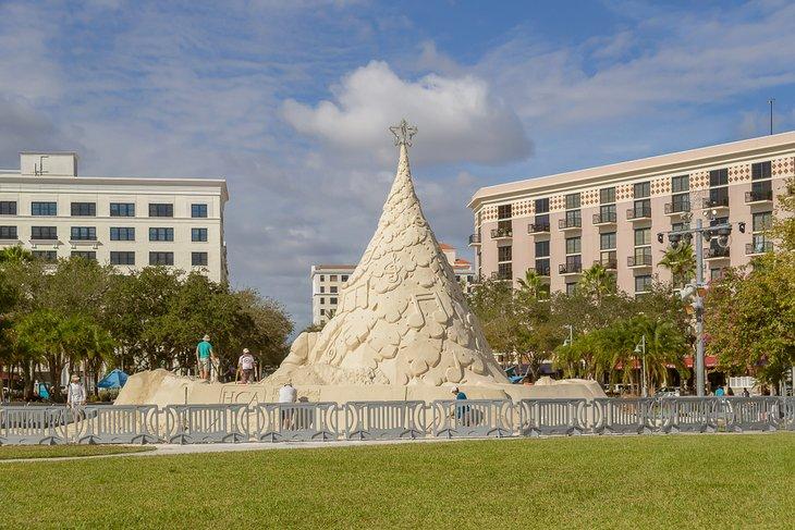 Sandi, el árbol de Navidad de arena de West Palm Beach
