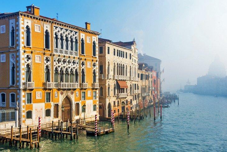 Gran Canal en Venecia en un día de invierno