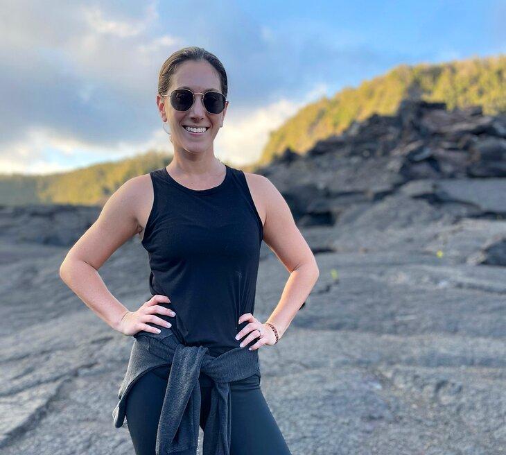 Auteur Meagan Drillinger dans le parc national des volcans d'Hawai'i