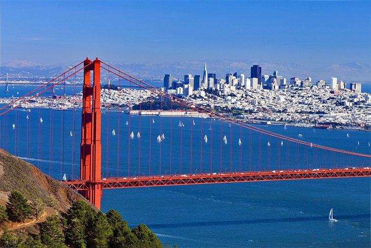 El Puente Golden Gate y el horizonte de San Francisco