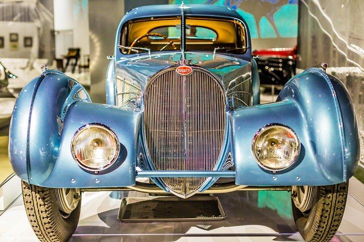 Bugatti de 1936 copropiedad del Museo Automotriz Mullin