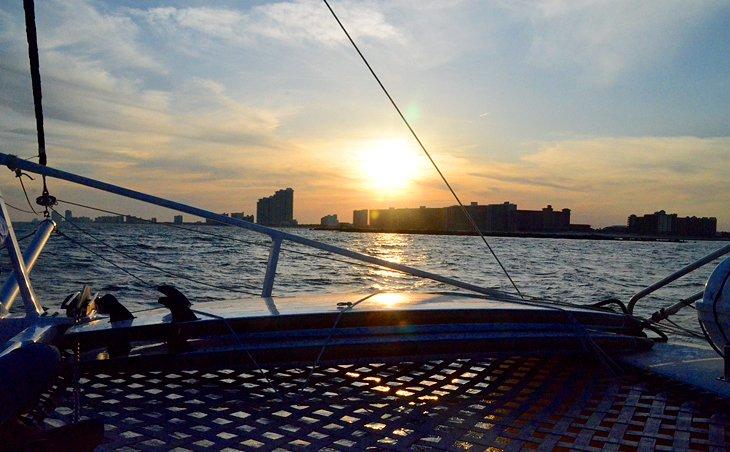 Sonnenuntergangs-Kreuzfahrt
