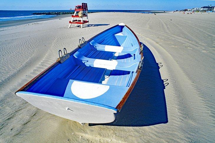 Bote salvavidas en la playa de Cape May, NJ