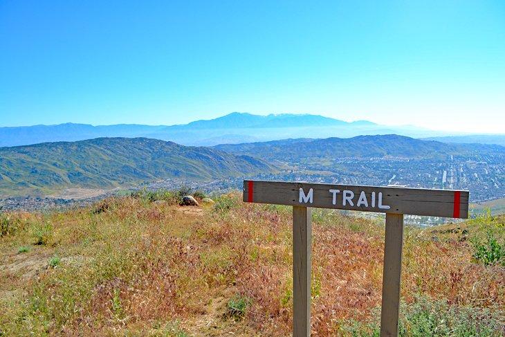 Sendero "M" en la Reserva de Montaña Box Springs