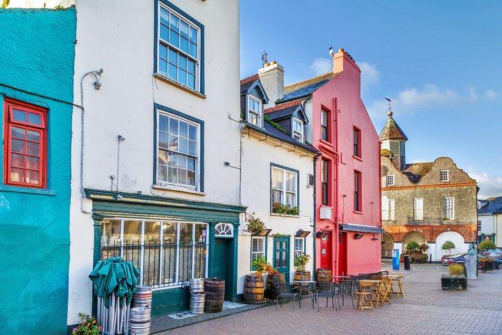 Edificios coloridos en Kinsale