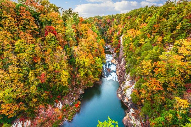 Couleurs d'automne dans le parc national de Tallulah Gorge