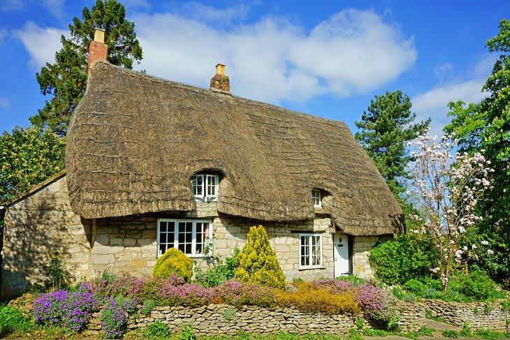 Cabaña con tejado de paja en los Cotswolds