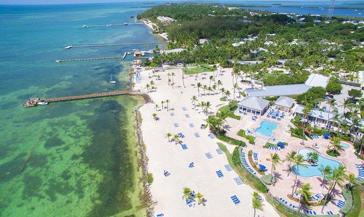 Vista aérea de resorts en Islamorada
