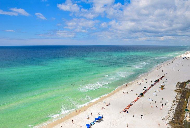 Vista aérea de la playa en Destin, Florida