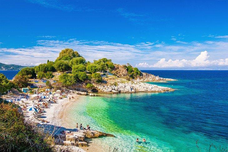 Playa en la Isla de Corfú, Grecia