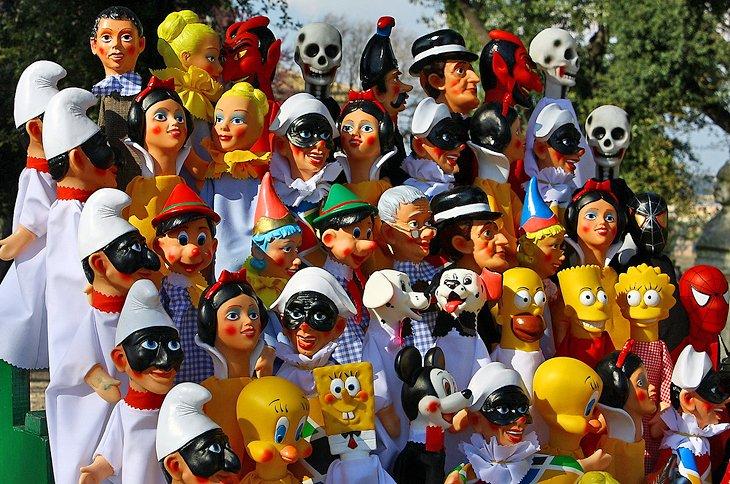 Ver un espectáculo de marionetas | <a rel="nofollow noopener noreferrer" class="cc16_b" target="_blank" href="http://www.flickr.com/photos/_pek_/">Bruno</a> / foto modificada